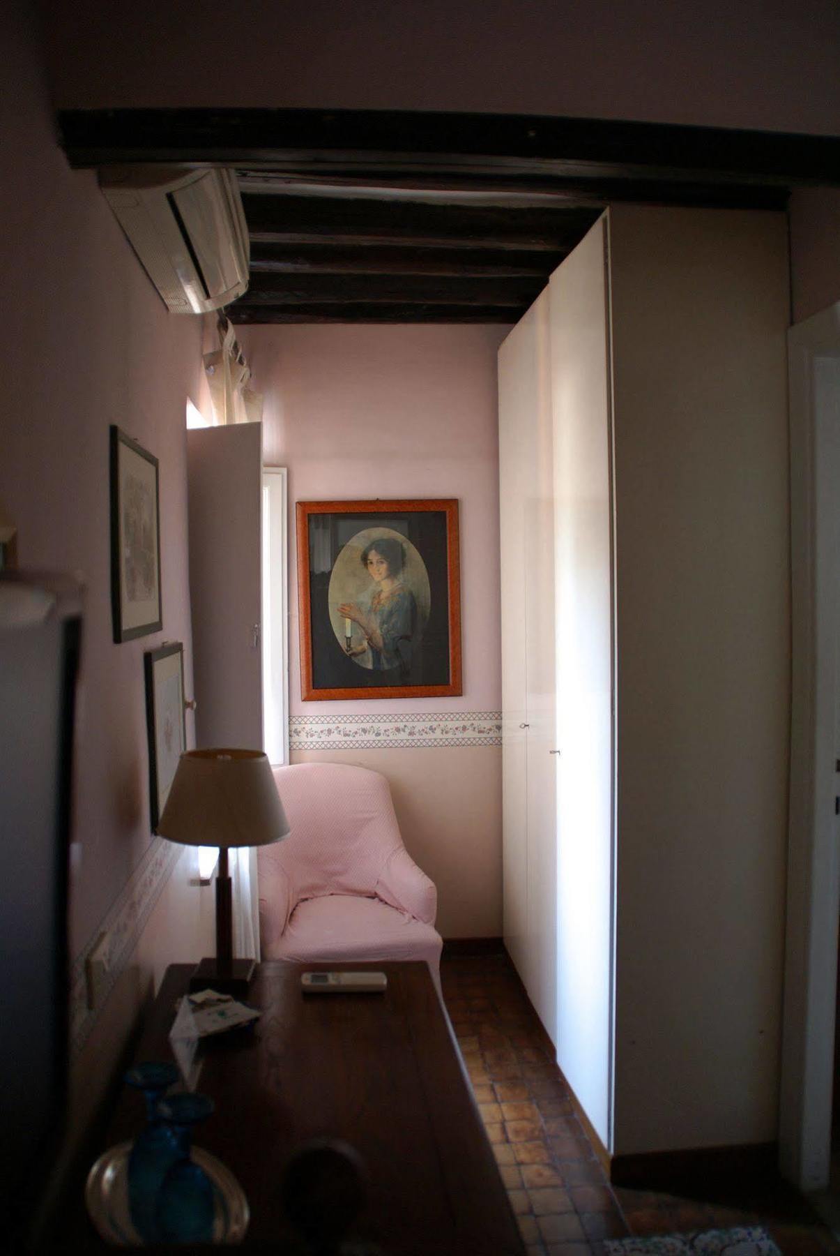 B&B Casa De Luca A Campo De Fiori ローマ エクステリア 写真