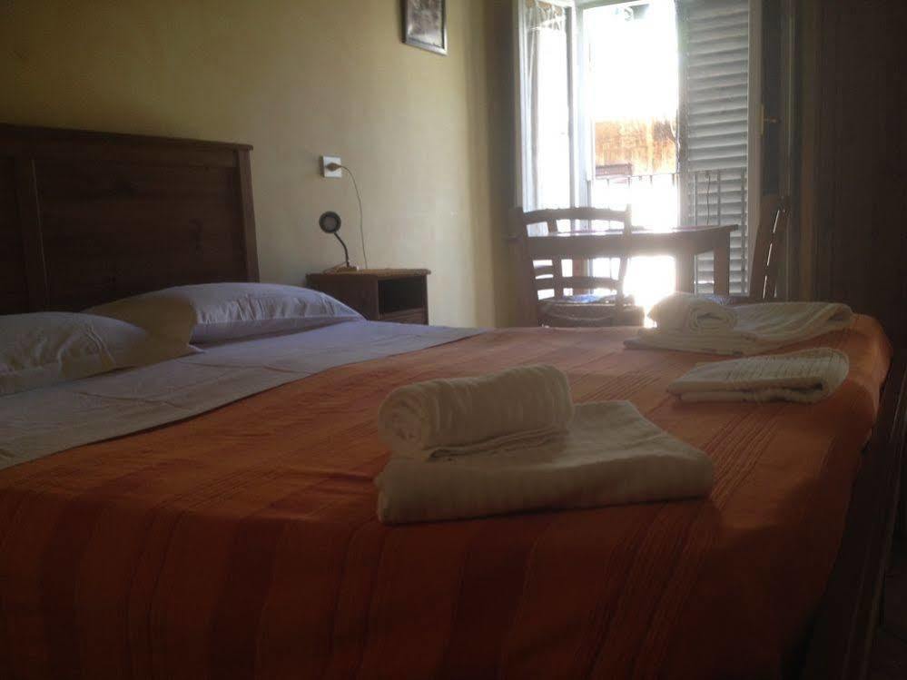 B&B Casa De Luca A Campo De Fiori ローマ エクステリア 写真